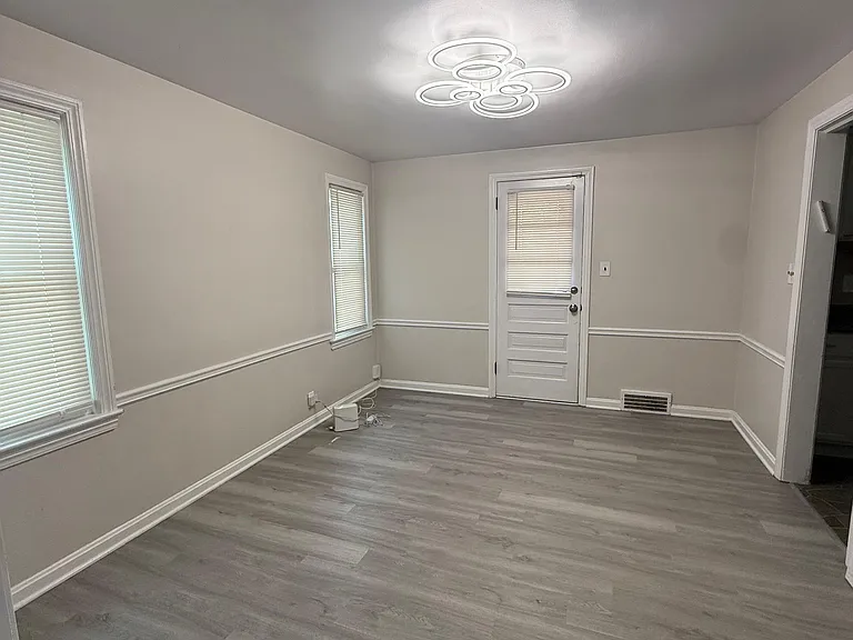 4350 Silsby Rd — Photo 4