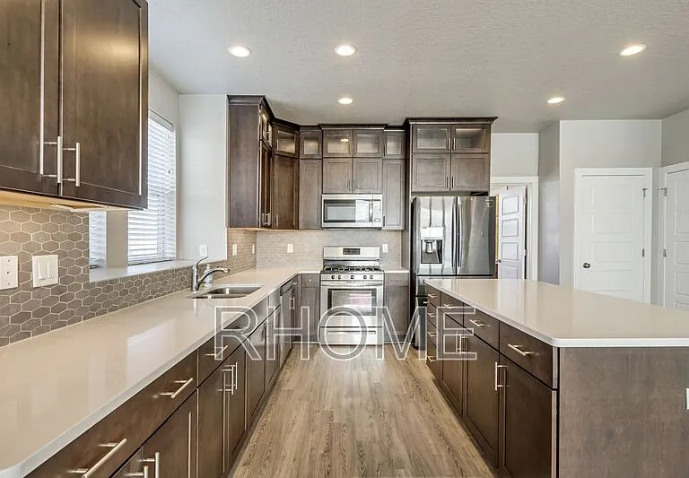 7852 S 5440 W — Photo 2