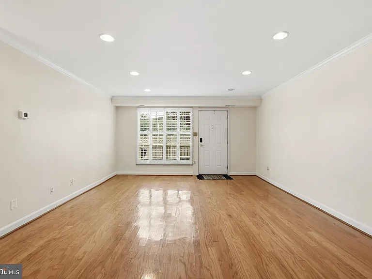 1421 N Van Dorn St #A — Photo 4