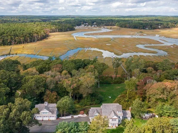 2 Cove Creek Ln, Marshfield, MA 02050