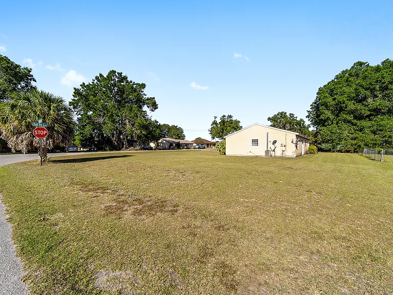 325 Oak Track Crse — Photo 32