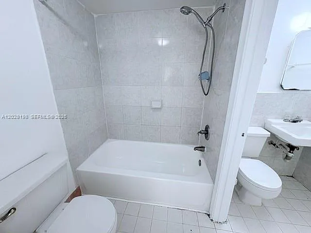 526 NW 114th Ave #201 — Photo 9