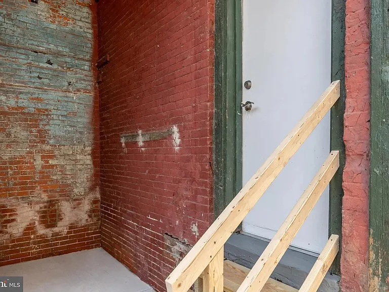 703 N 43rd St #1 — Photo 17