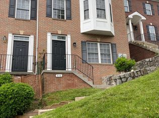 310 Center Ln, Occoquan, VA 22125