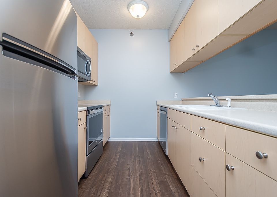 1st image of 1720 SE La Grant Pkwy APT 6