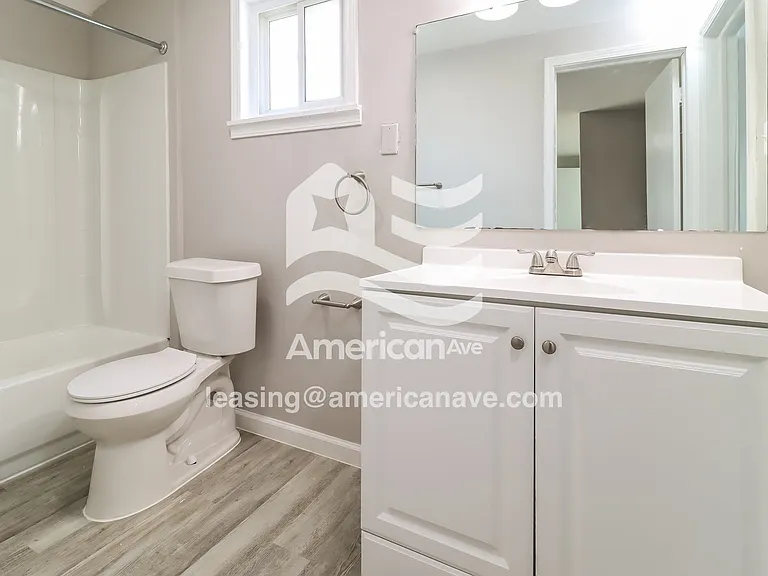 1477572_009_main_bathroom_10.jpg
