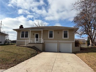 302 NW Shamrock Ave, Lees Summit, MO, 64081