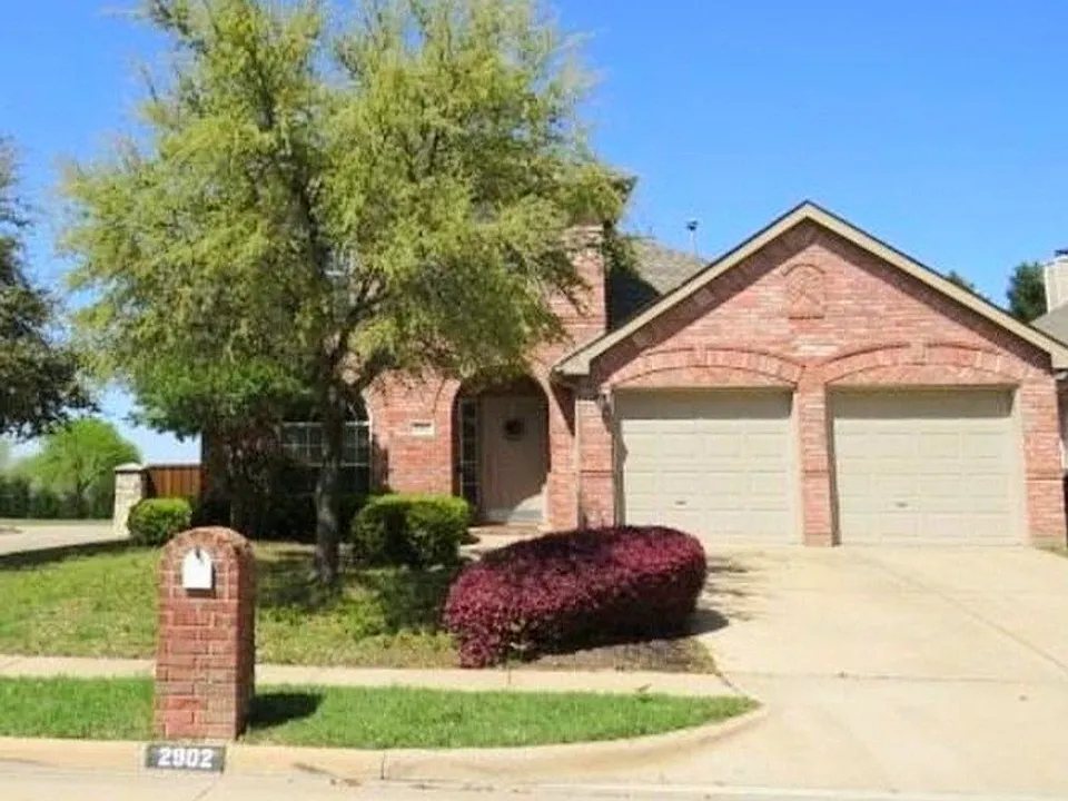2902 Cedar Wood Dr
