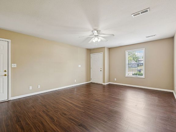 4th image of 269A Executive Ave
