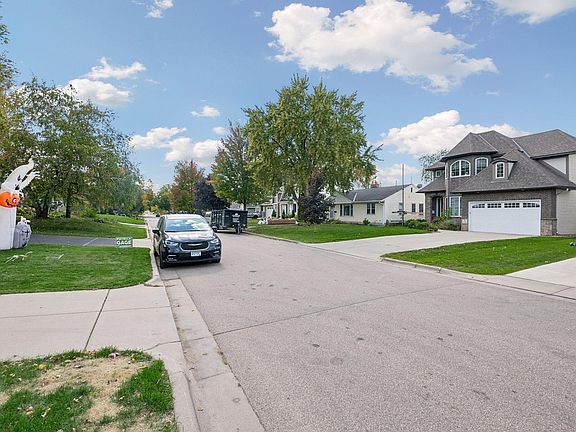 4th image of 5905 Zenith Ave S