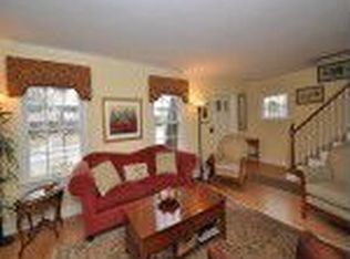 6270 N Bay Ridge Ave, Milwaukee, WI 53217