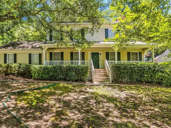 2880 Creekwood Dr, Snellville, GA 30078