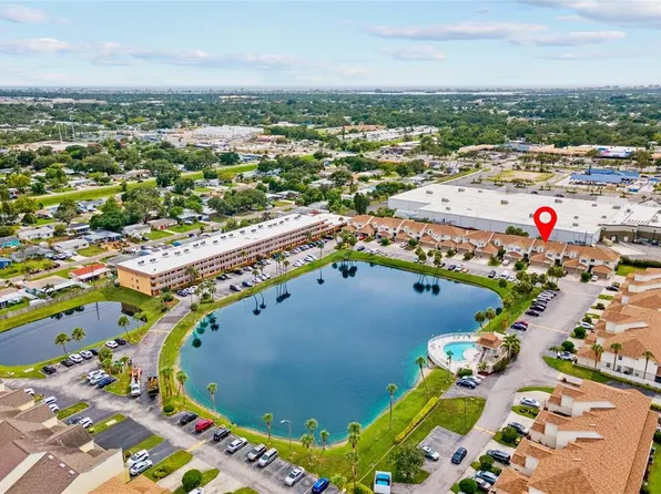 6400 46th Ave N APT 16, Kenneth City, FL 33709