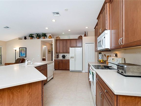 4th image of 2117 NW 26th Pl