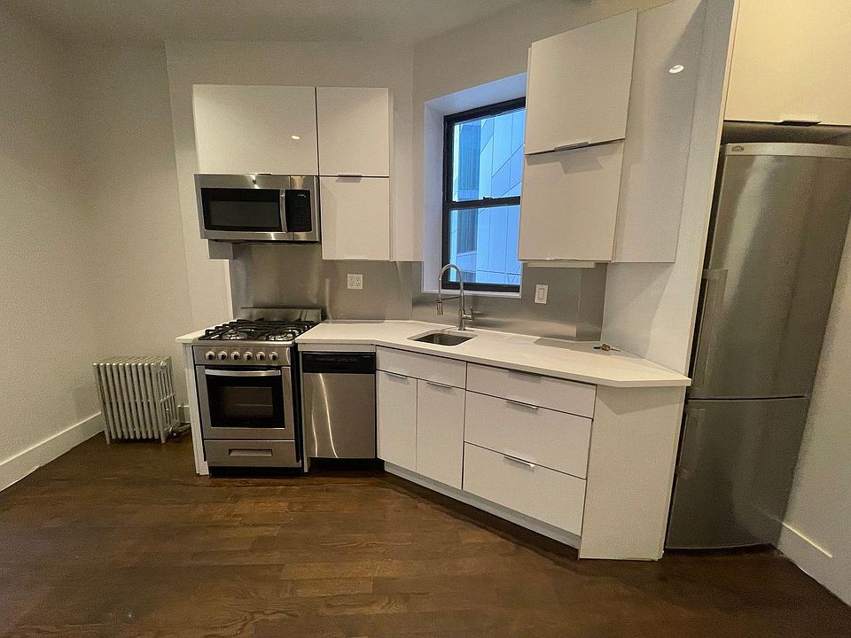 1st image of 440 10th Ave APT 3RS