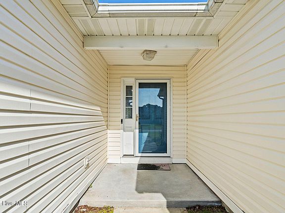 3rd image of 7323 Rabbit Hollow Drive