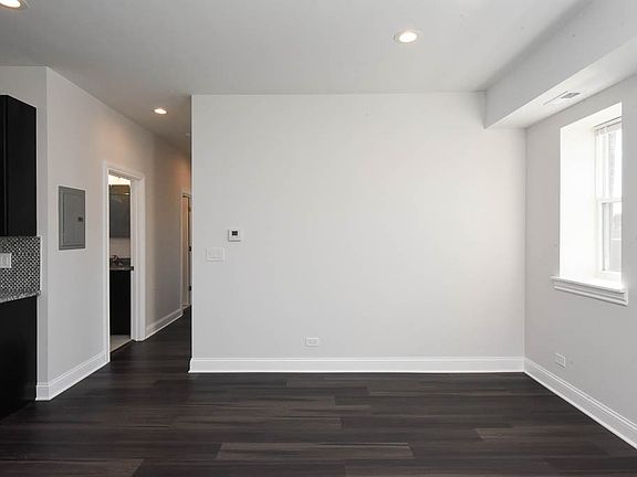 4th image of 4401 N Keeler Ave #E3