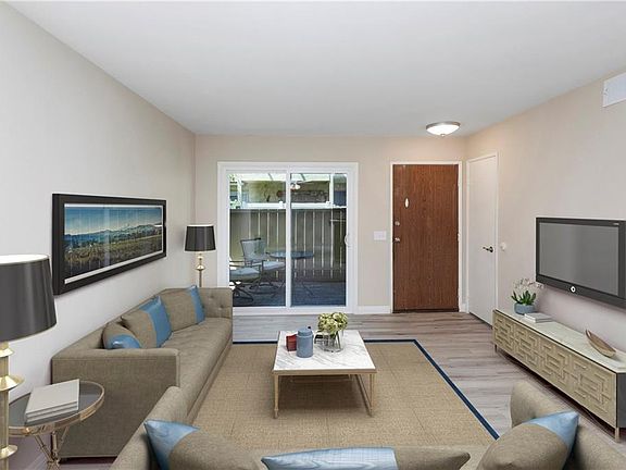 3rd image of 1051 W Francis St APT C