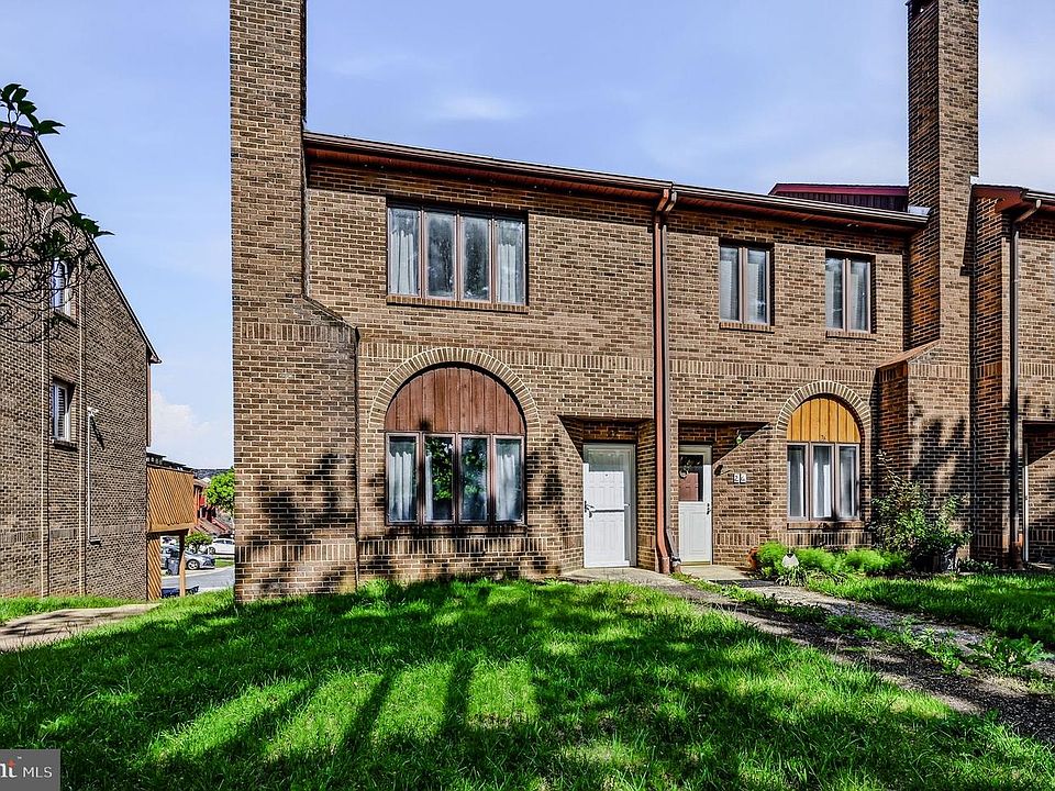 1st image of 27 Servan Ct