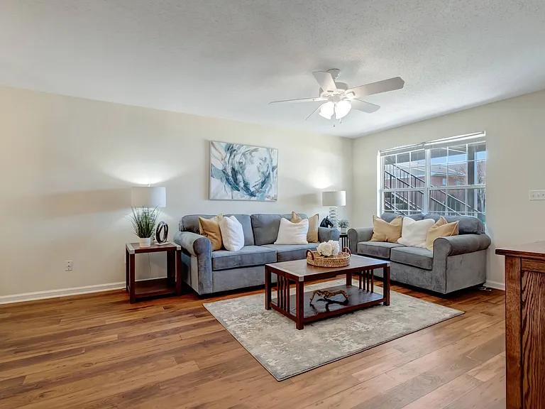 Regal Pointe Apartment Homes — Photo 7