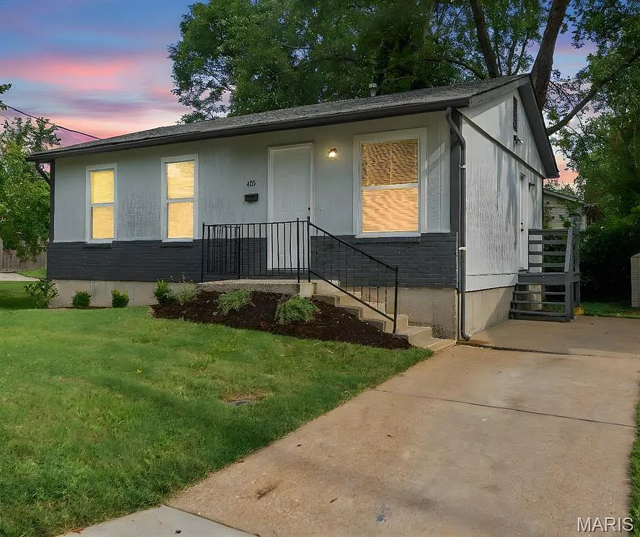 405 Alsobrook St photo 1