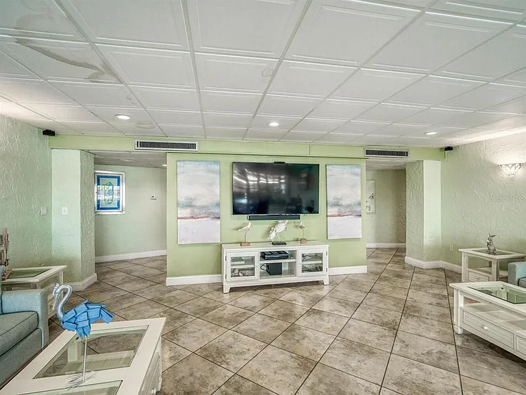 4939 Floramar Ter #912 — Photo 36