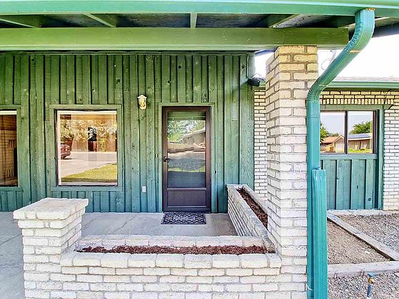4th image of 2441 Applewood Pl