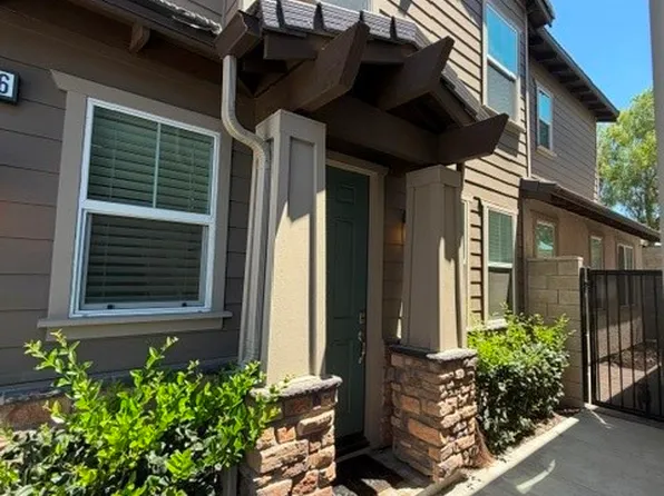 6545 Grotto Ln, Fontana, CA 92336