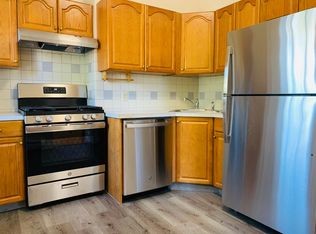 294 E 8th St FLOOR 3, Boston, MA 02127