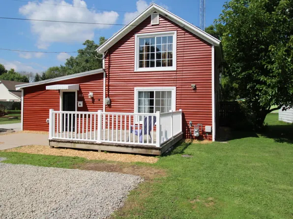 115 W Oak St, Lake Mills, WI 53551