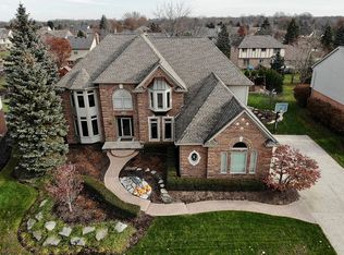 22192 Chase Dr, Novi, MI 48375