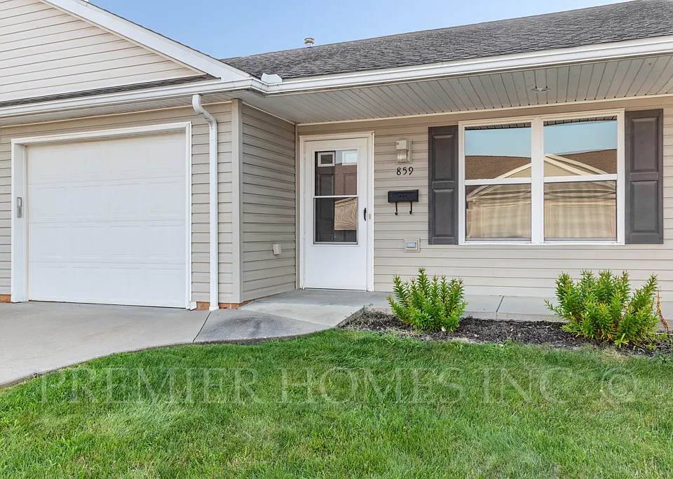 859 Serenity Ln
