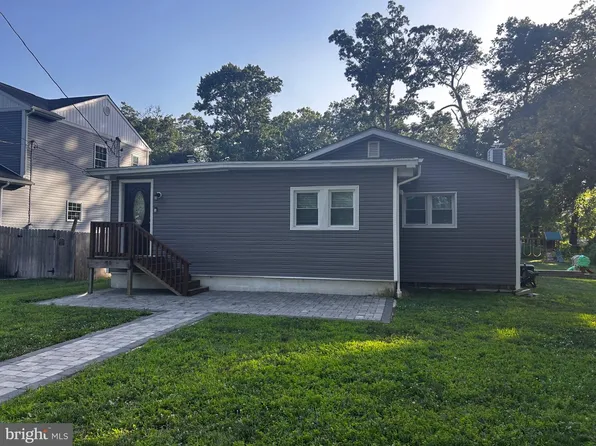 10 Maple Ln, Hainesport, NJ 08036
