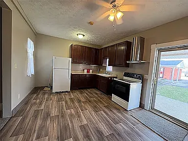 709-711 N Barron St #709