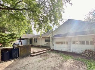 1047 Nugent Ave, Bay Shore, NY 11706