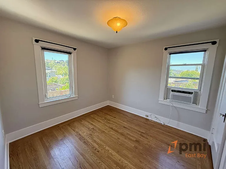 1435 Cedar St — Photo 10