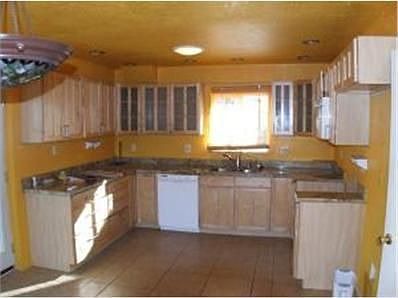 2nd image of 4439 W Sunnyside Ave