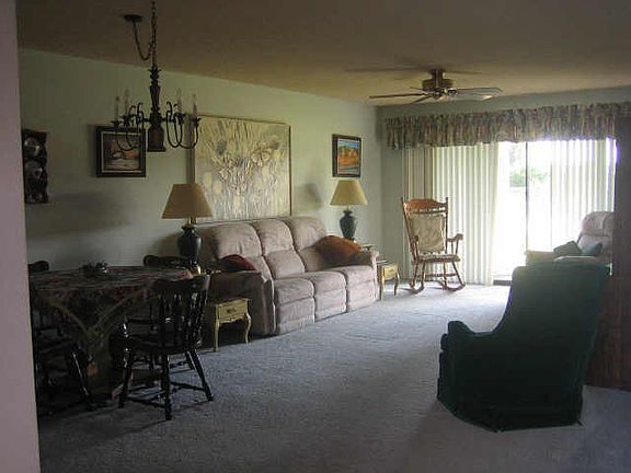 3rd image of 716 E ARROWWOOD Way