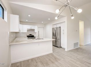 3925 E Graythorn St, Phoenix, AZ 85044