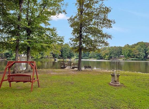 5th image of 2145 Lakeview Dr