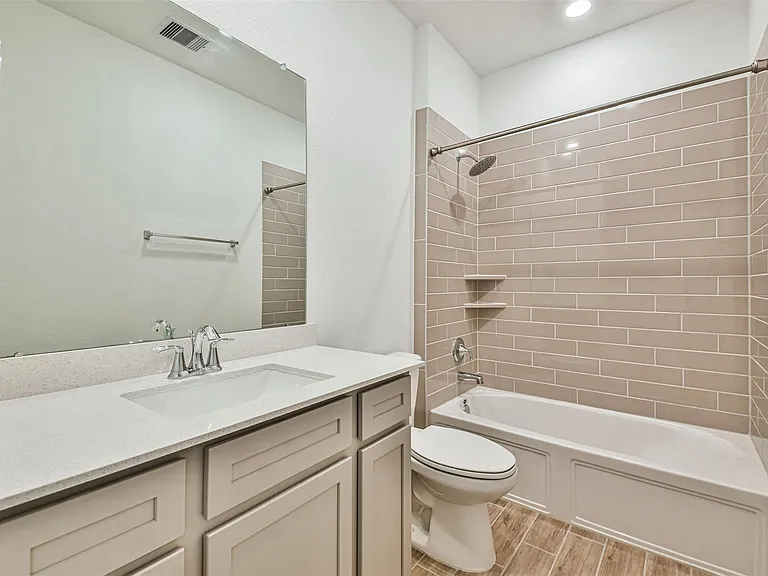 678 Royal Arch — Photo 31