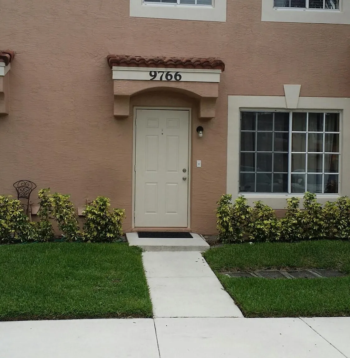 3 bed, 2.5 bath, 1596 sqft, $3,100 — Photo 2