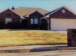 2100 Whispering Creek Dr, Edmond, OK 73013