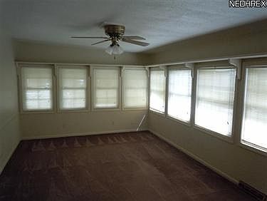 4th image of 1810 Maplewood St NE