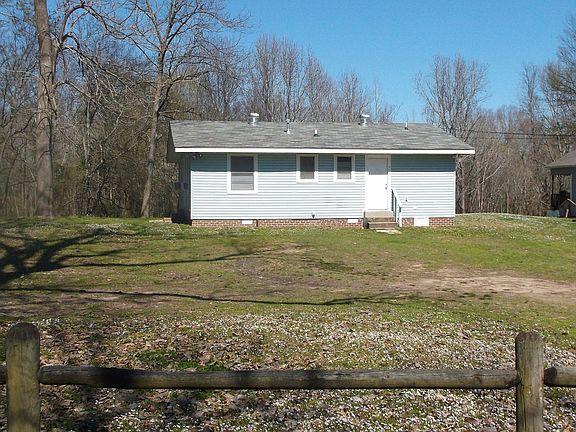4th image of 1305 Pecan St