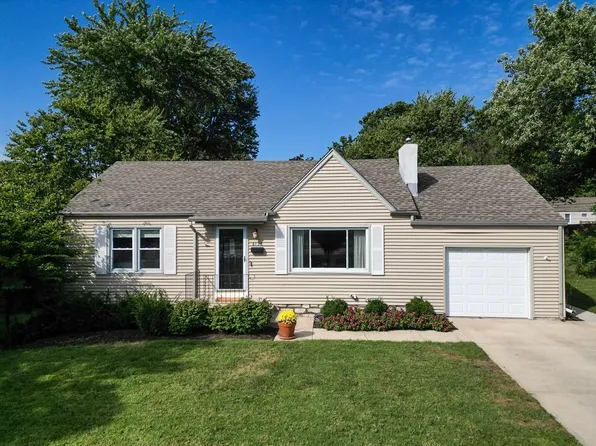 6126 Metcalf Ln, Overland Park, KS 66202