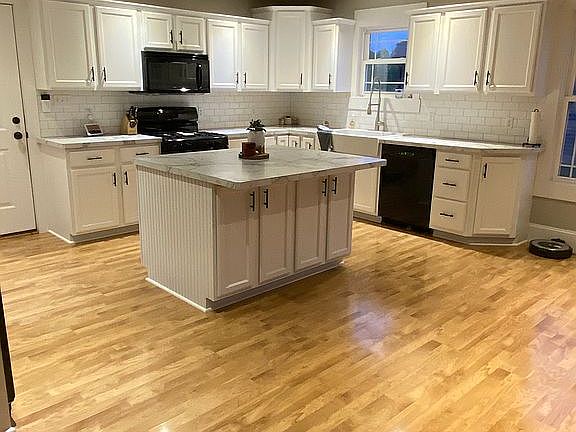 5th image of 813 Dalton Dr