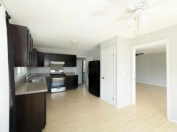 2nd image of 17-227 Ipuaiwaha St