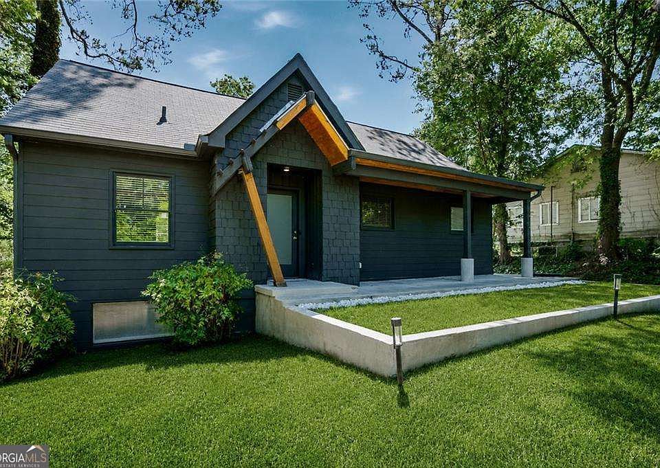 1st image of 439 Oak Dr
