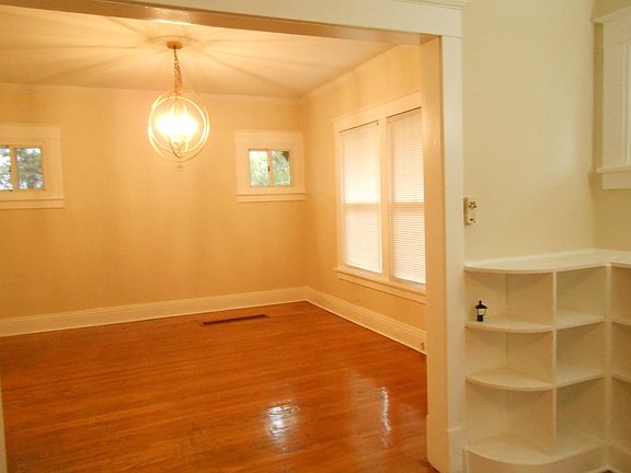 EXTRA LARGE DINING ROOM